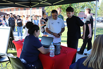 Soar and Explore with Janice Porterfield with parents and students 