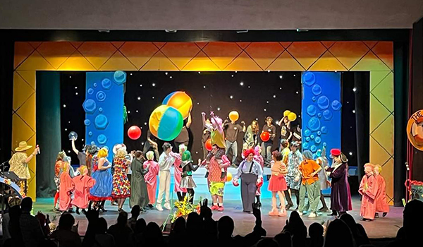 Cast and crew final song